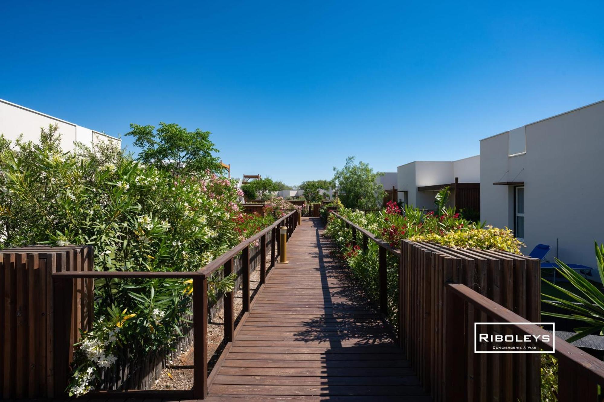 Villa T3 Climatisee En Residence Avec Piscine 비아스 외부 사진